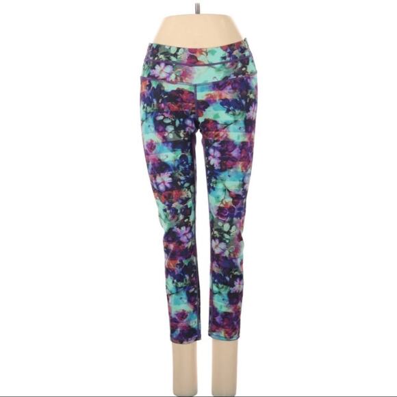 Athleta Pants - Athleta Leggings Floral Fade Sonar Capri Women's XS Activewear Workout‎ Pants